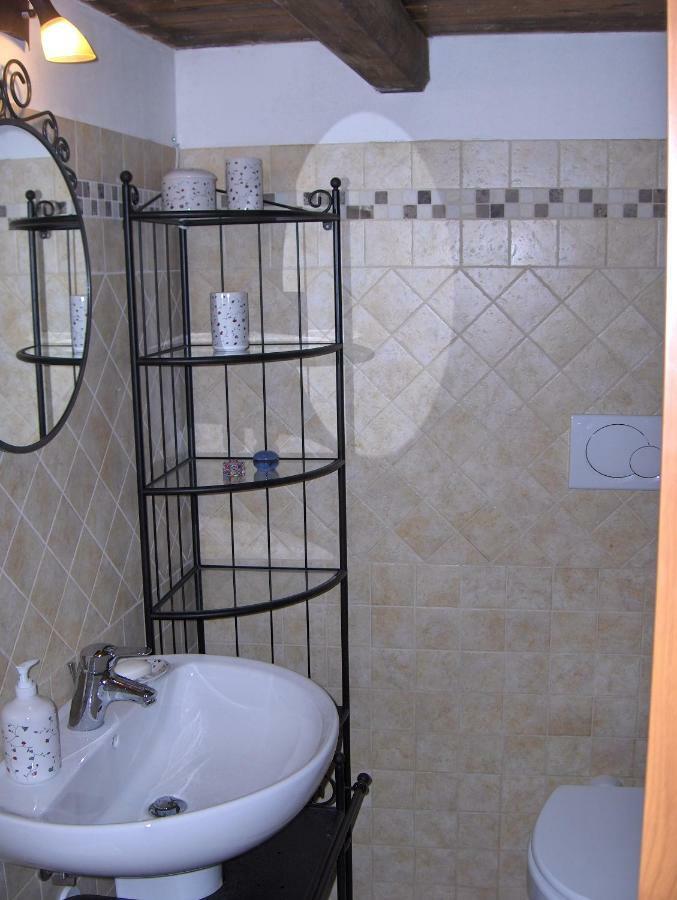 Sofia Apartment Терачина Екстериор снимка