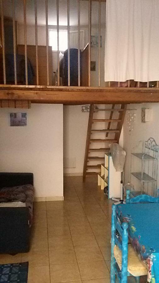Sofia Apartment Терачина Екстериор снимка